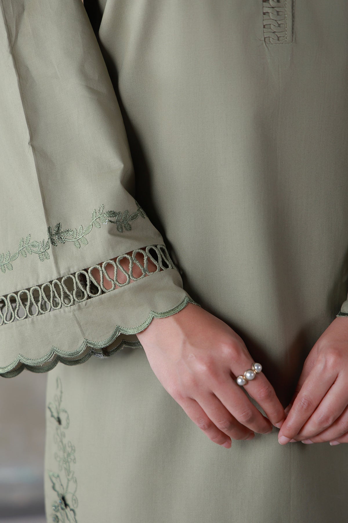 Sage Serenity- Effortless Everyday Elegance