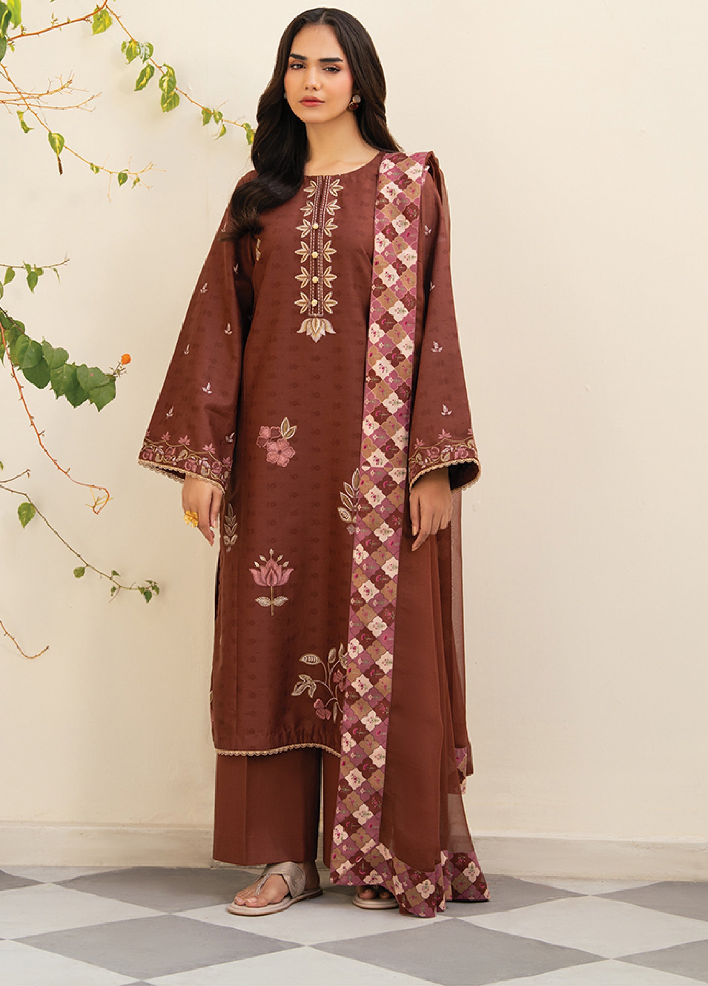Zayna- Timeless Elegance in Earthy Tone