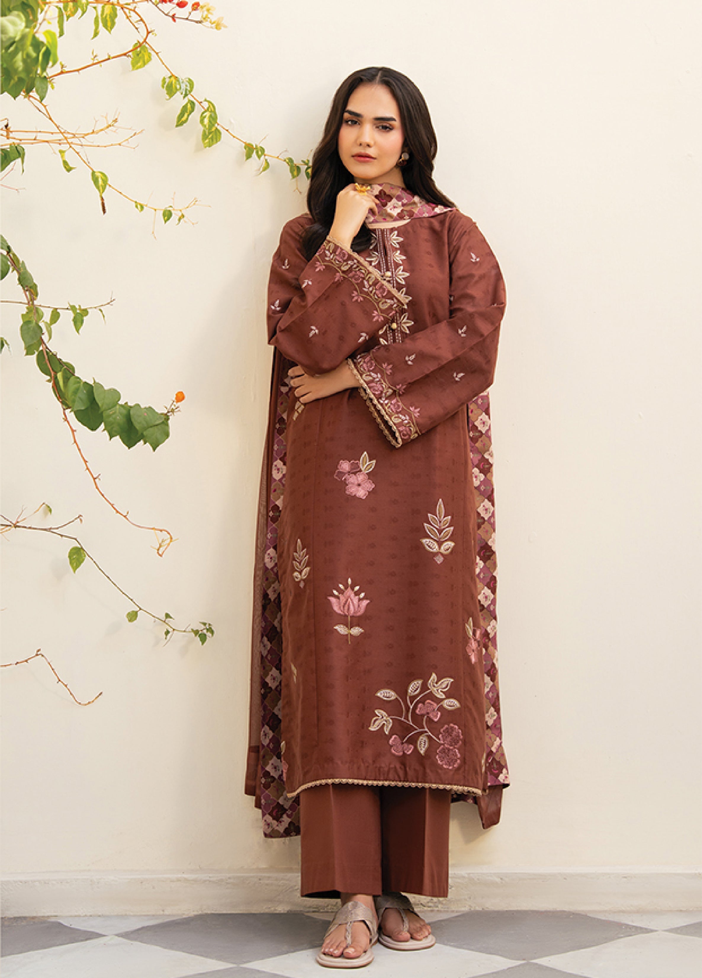 Zayna- Timeless Elegance in Earthy Tone
